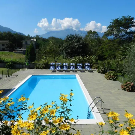 Girasole Casa Rossa A Ξενοδοχείο με διαμερίσματα Colico