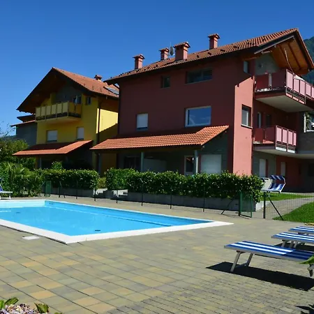 Apartmanhotel Girasole Casa Rossa A Colico