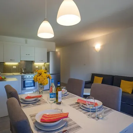 شقة فندقية Girasole Casa Rossa A 3*