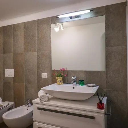 Girasole Casa Rossa A 3* Colico
