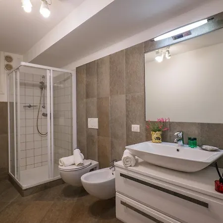 Lejlighedshotel Girasole Casa Rossa A Colico