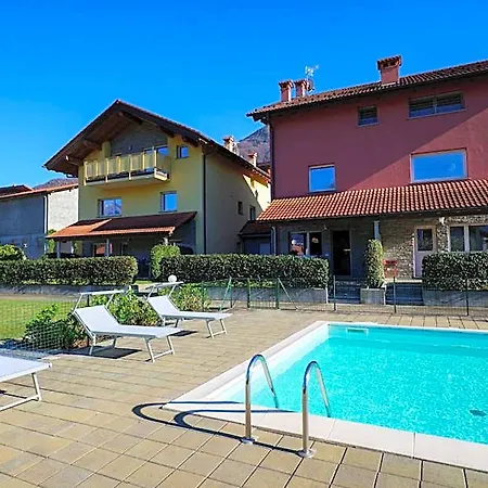 Girasole Casa Rossa A 3* Colico
