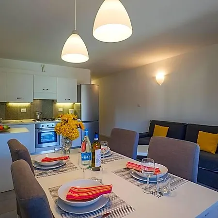 Lejlighedshotel Girasole Casa Rossa A