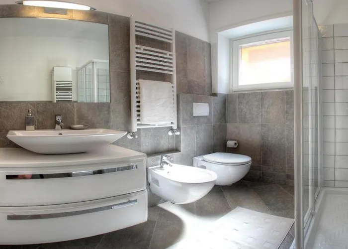 Girasole Casa Rossa A 3* Colico