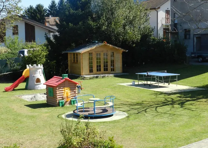 Apartmanhotel Girasole Casa Rossa A Colico