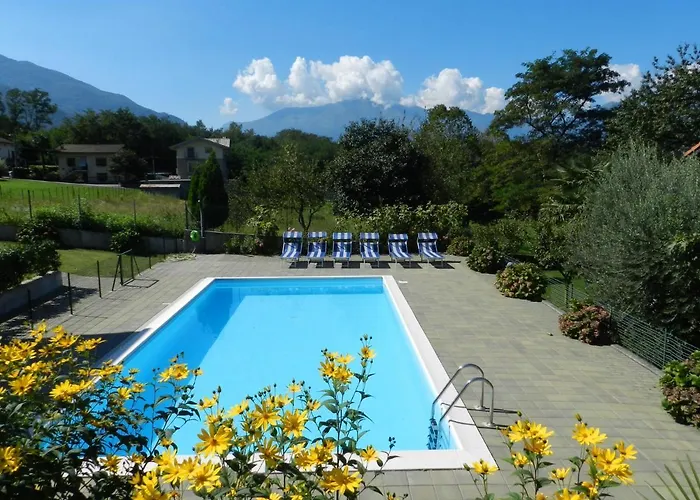 Girasole Casa Rossa A Aparthotel Colico