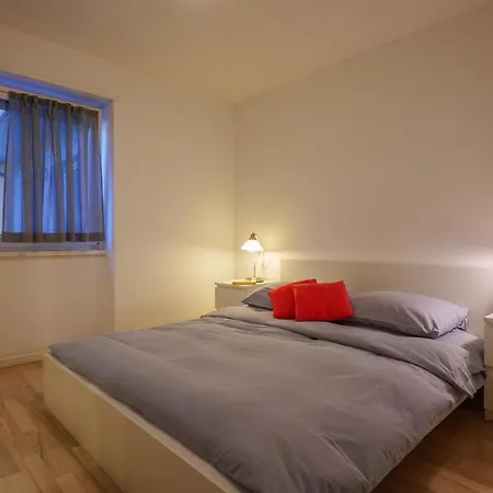 Girasole Casa Rossa A מלון דירות 3*