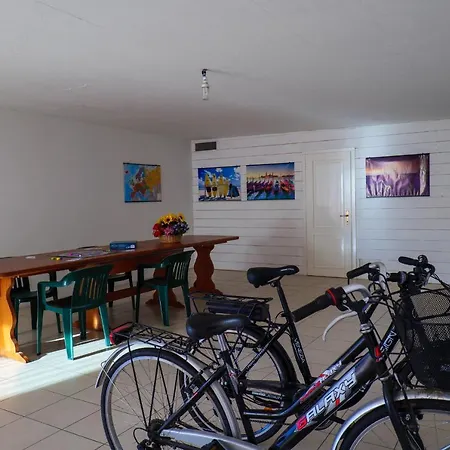 Girasole Casa Rossa A מלון דירות